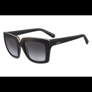 Valentino V674S Sunglasses - Black Sunglasses